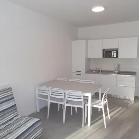Cozy Flat For Five Guests In An Enclosed Apartman *