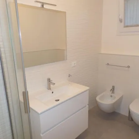 Cozy Flat For Five Guests In An Enclosed Apartman *