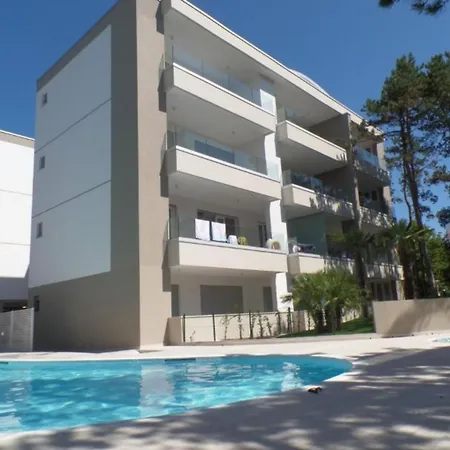 Cozy Flat For Five Guests In An Enclosed * Bibione